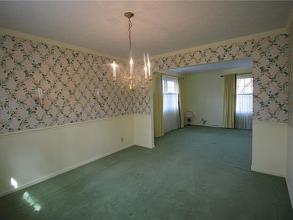 5th image of 7340 Valerie Ln