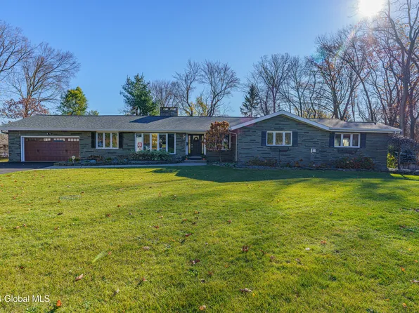 21 Paul Holly Dr, Loudonville, NY 12211