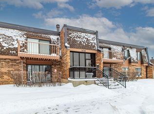 106 Mullingar Ct APT 1C, Schaumburg, IL 60193