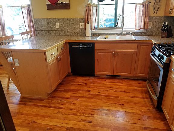 5th image of 1122 Hover St
