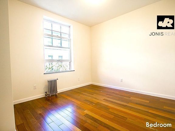 5th image of 172 Waverly Pl #3AN