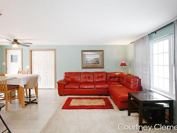 4th image of 4790 Kittery Dr NW