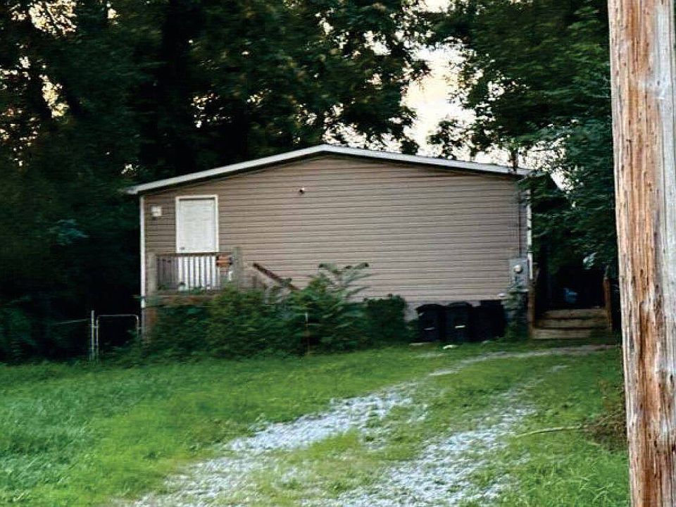 1st image of 513 E Hemlock St