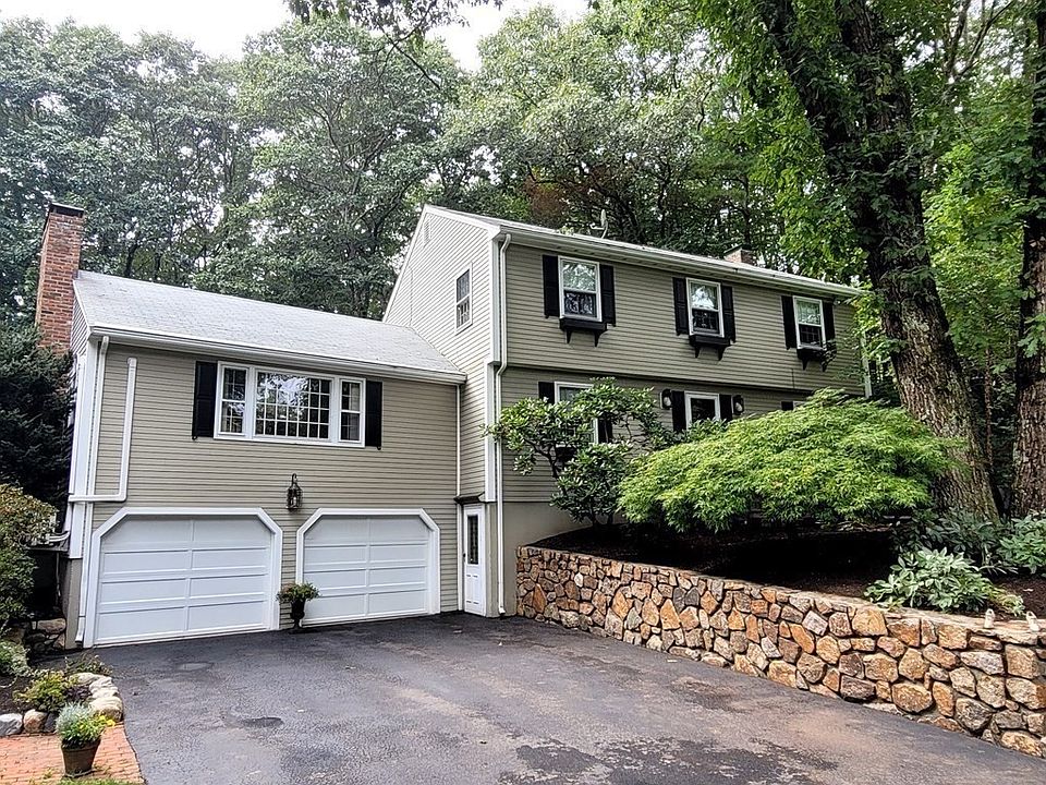 1st image of 10 Lillian Dr
