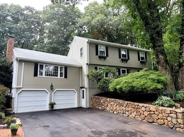 10 Lillian Dr, Ipswich, MA 01938