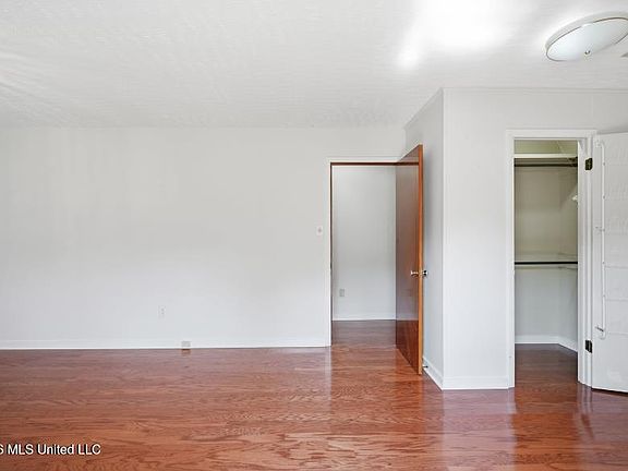 4th image of 407 Gatewood Dr