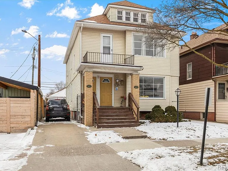 1413 Wayburn St — Photo 1