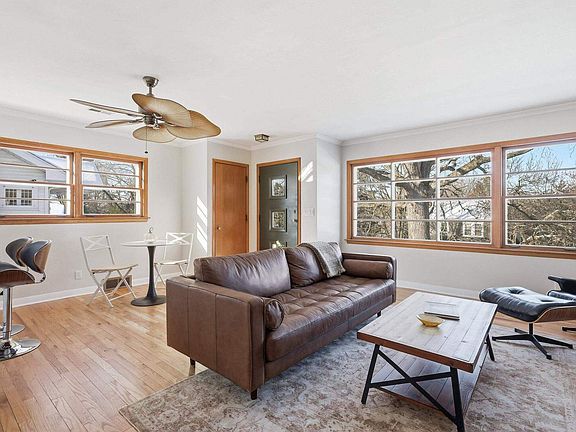 3rd image of 71 Crestwood Ter
