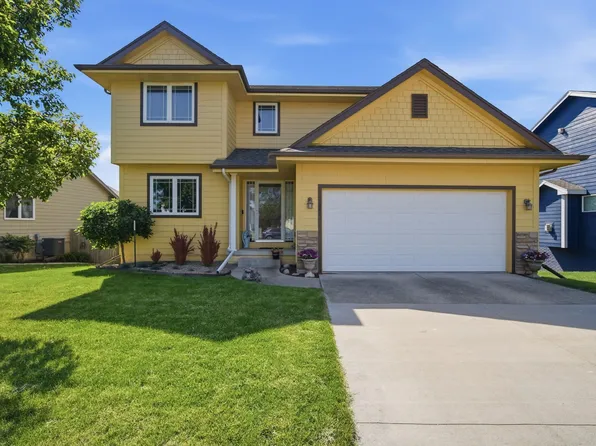 1421 93rd St, West Des Moines, IA 50266