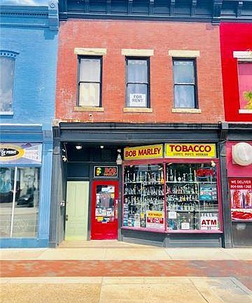 2nd image of 804 W Broad St #2