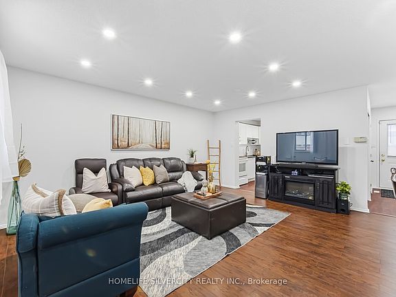 5th image of 45 Hansen Rd N #100