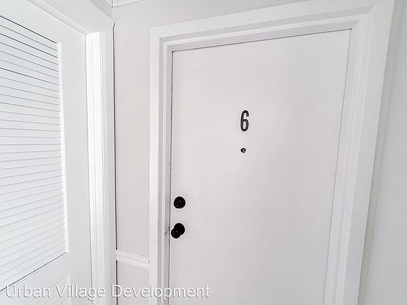 5th image of 814 S 38th St APT 6