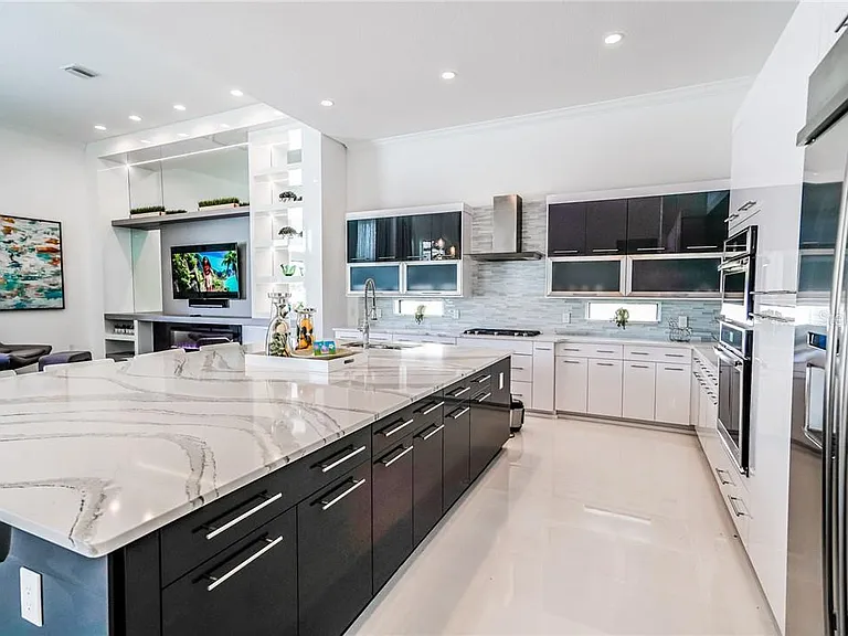 3999 Isabella Cir — Photo 16