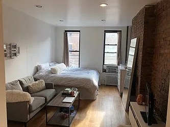 Rented by Weinstein Realty Group