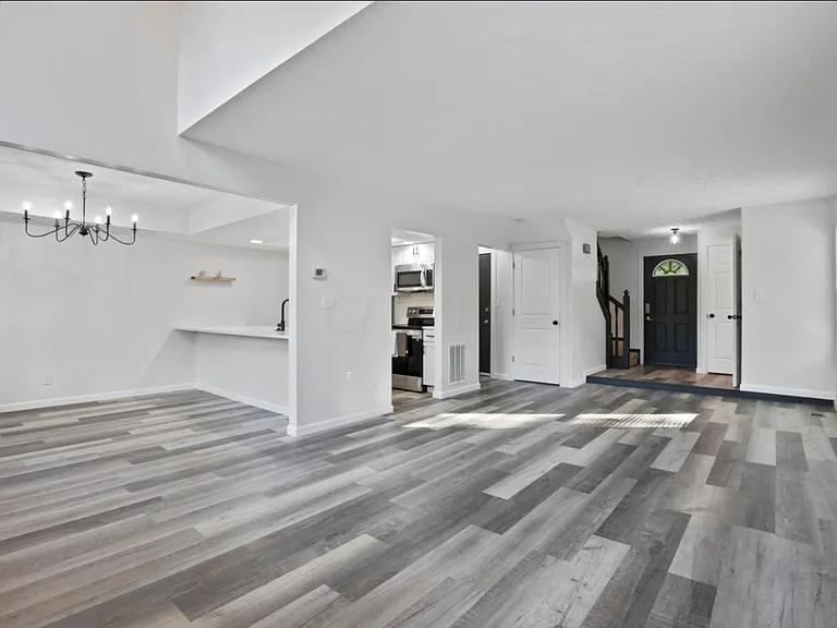 56 Green Bower Ln — Photo 10