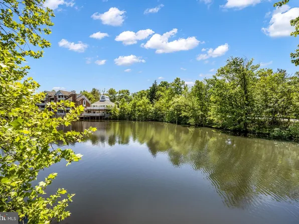 7595 Chrisland Cv, Falls Church, VA 22042