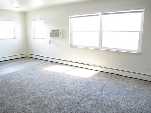 83 Aljoy Ct APT 8, Cincinnati, OH 45215