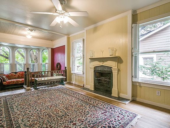 5th image of 415 Ogden Ln