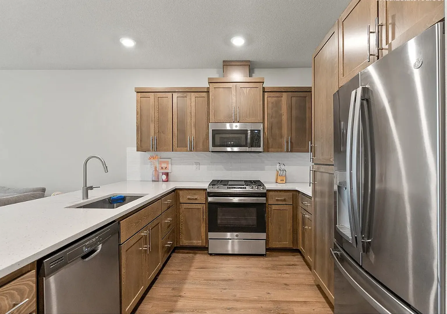Beautiful Contemporary Architectural Gem in the Rosedale Parks Neighborhood Community with Season... — Photo 4