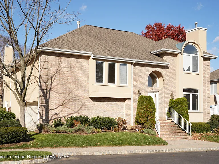 194 Pelican Ct — Photo 3
