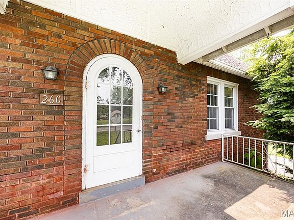 2nd image of 260 Julia Pl
