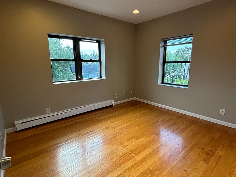 3 Sherman Ave #9 — Photo 11