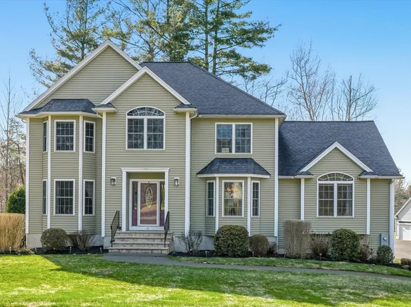 10 Rolling Meadows Ln, Haverhill, MA 01832