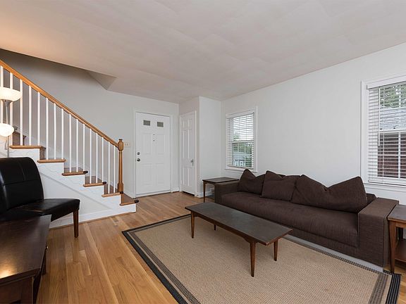2nd image of 1524 N Kentucky St