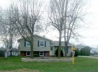 1110 S Oneida St, Menasha, WI 54952