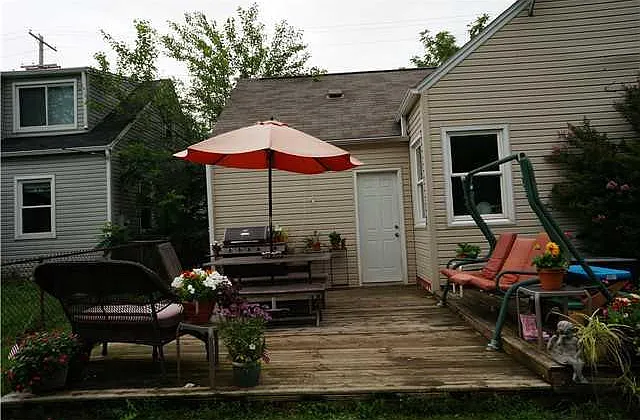 899 Kinnear Rd — Photo 8