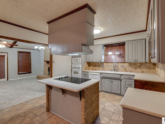 3rd image of 216 Williamsburg Dr
