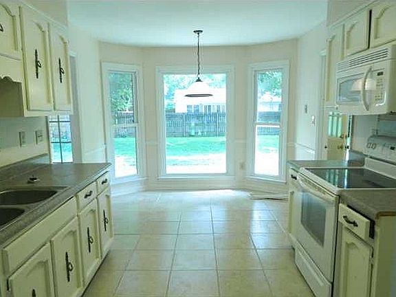 4th image of 1114 Joshua Dr SE