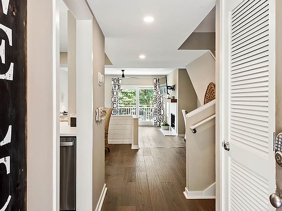 3rd image of 4384 Sea Forest Dr
