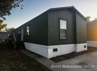 200 Paradise Acres Rd #11, Carterville, IL 62918