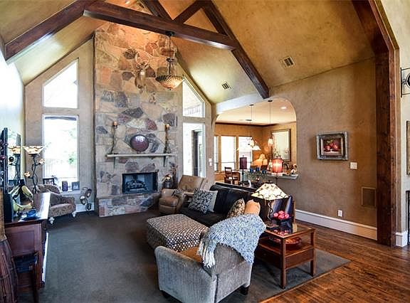 4th image of 3404 Timber Glen Ln