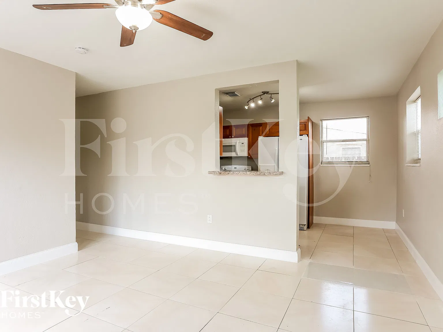 3 bed, 1.0 bath, 933 sqft, $2,230 — Photo 4