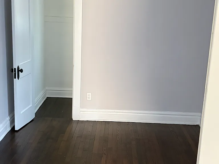 550 S Arlington Ave — Photo 3