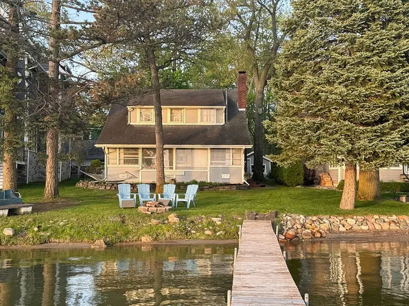4156 Shady Dr, Manitou Beach, MI 49253