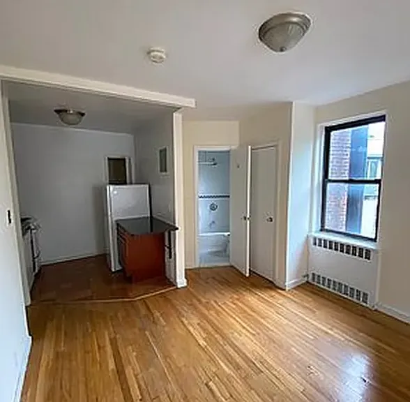 125 Christopher St #6A — Photo 4