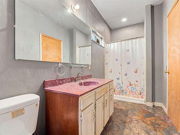 5th image of 803 Denver Avenue