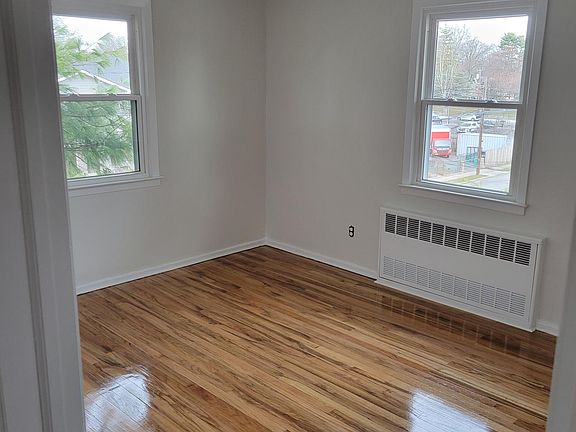4th image of 50 S Fulton St Floor 1