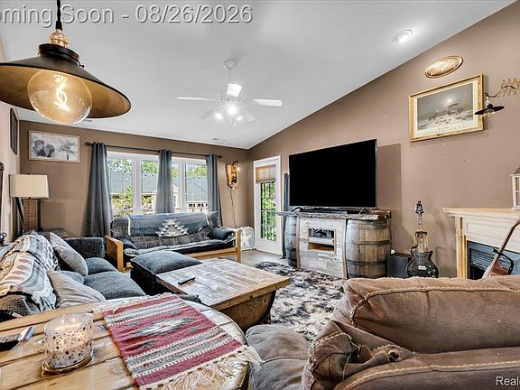 3rd image of 51677 Hale Ln #122