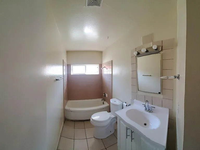 1431 S Park Ave #C — Photo 3