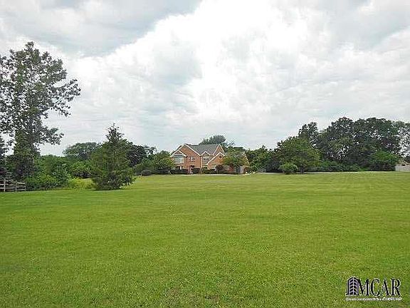 2nd image of 14943 Wildwood Dr
