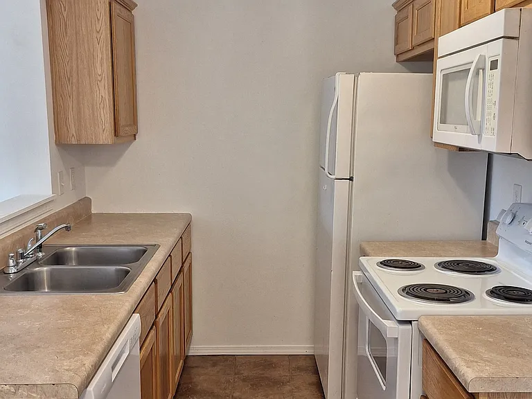Collins Point Apartments — Photo 13