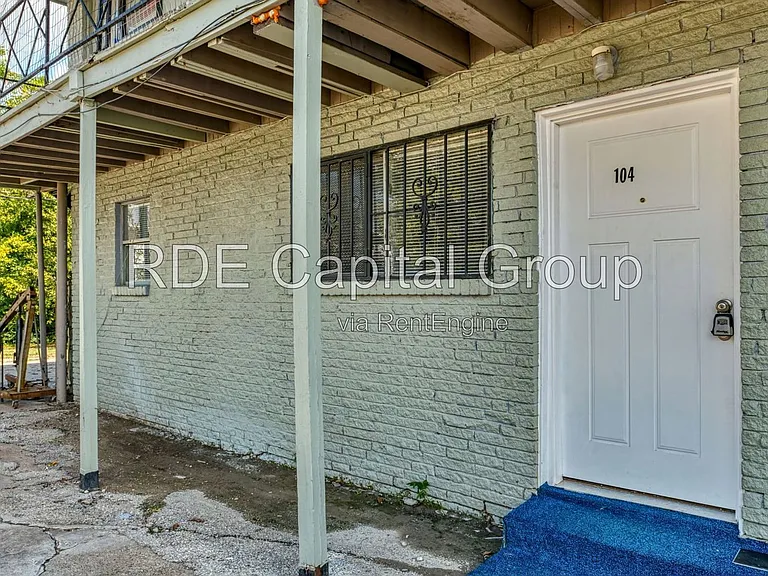 2408 Meyers St #104 — Photo 3