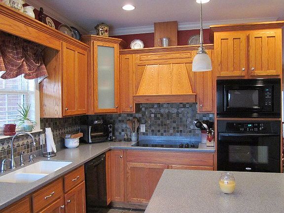 2nd image of 967 Malone Ln