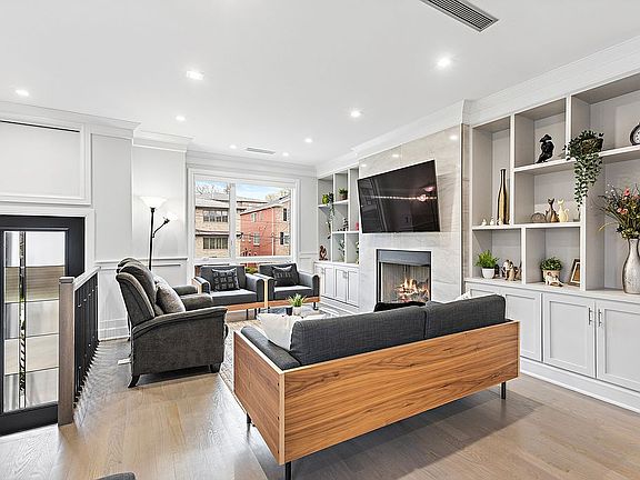 3rd image of 721 W End Ave