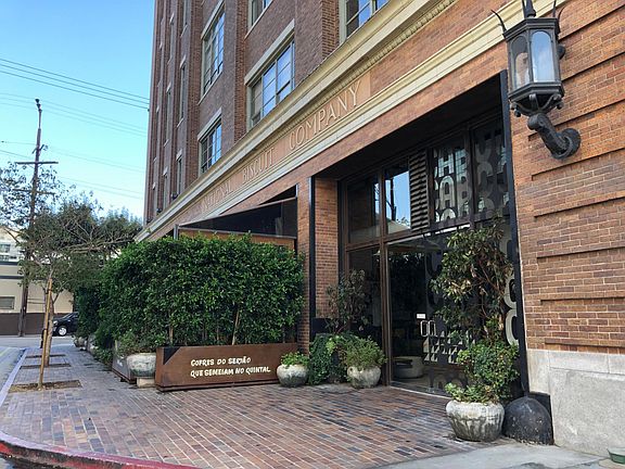 Exterior/Ground floor restaurant