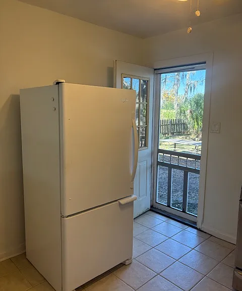 248 Wappoo Rd #A — Photo 5